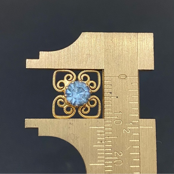 Vintage Unsigned Blue Topaz Gold-tone Filigree Ornate Flower Earrings 2.6g - Picture 12 of 13